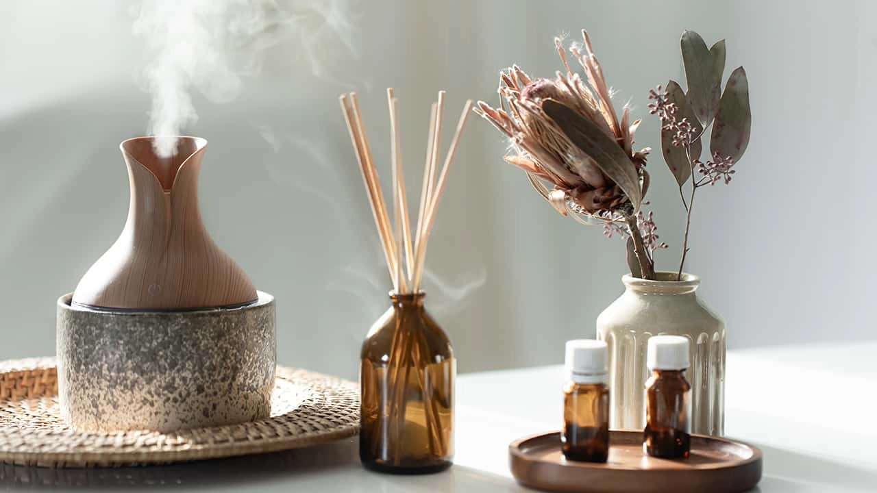 spa-composition-with-incense-sticks-air-humidifier-aroma-oils - Saintdeland Fragrance