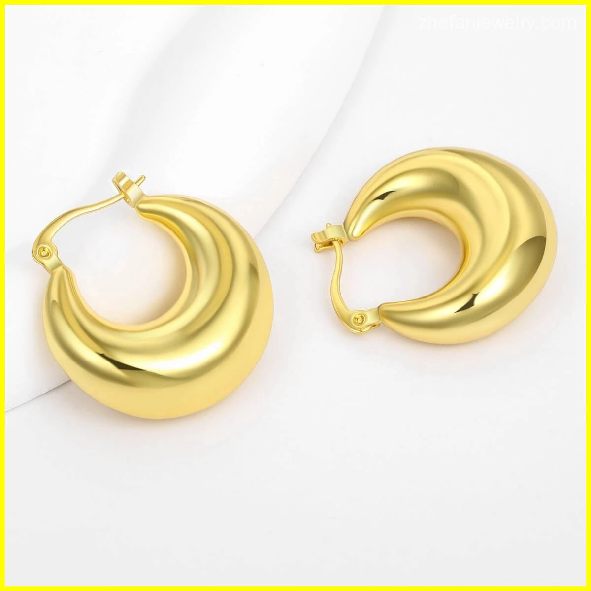 Orecchini a cerchio grandi placcati in oro 4 - Gioielli Zhefan