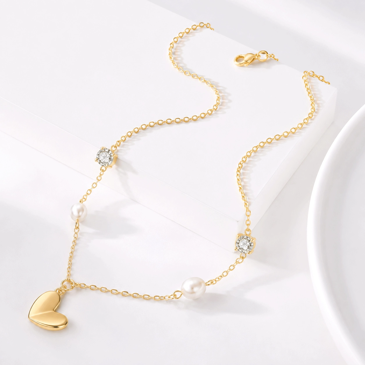 Collana personalizzata in ottone e perle a forma di cuore - Zhefan Jewelry Opzione in ottone per una collana con ciondolo a cuore di perla personalizzato con placcatura in oro. - Zhefan Jewelry