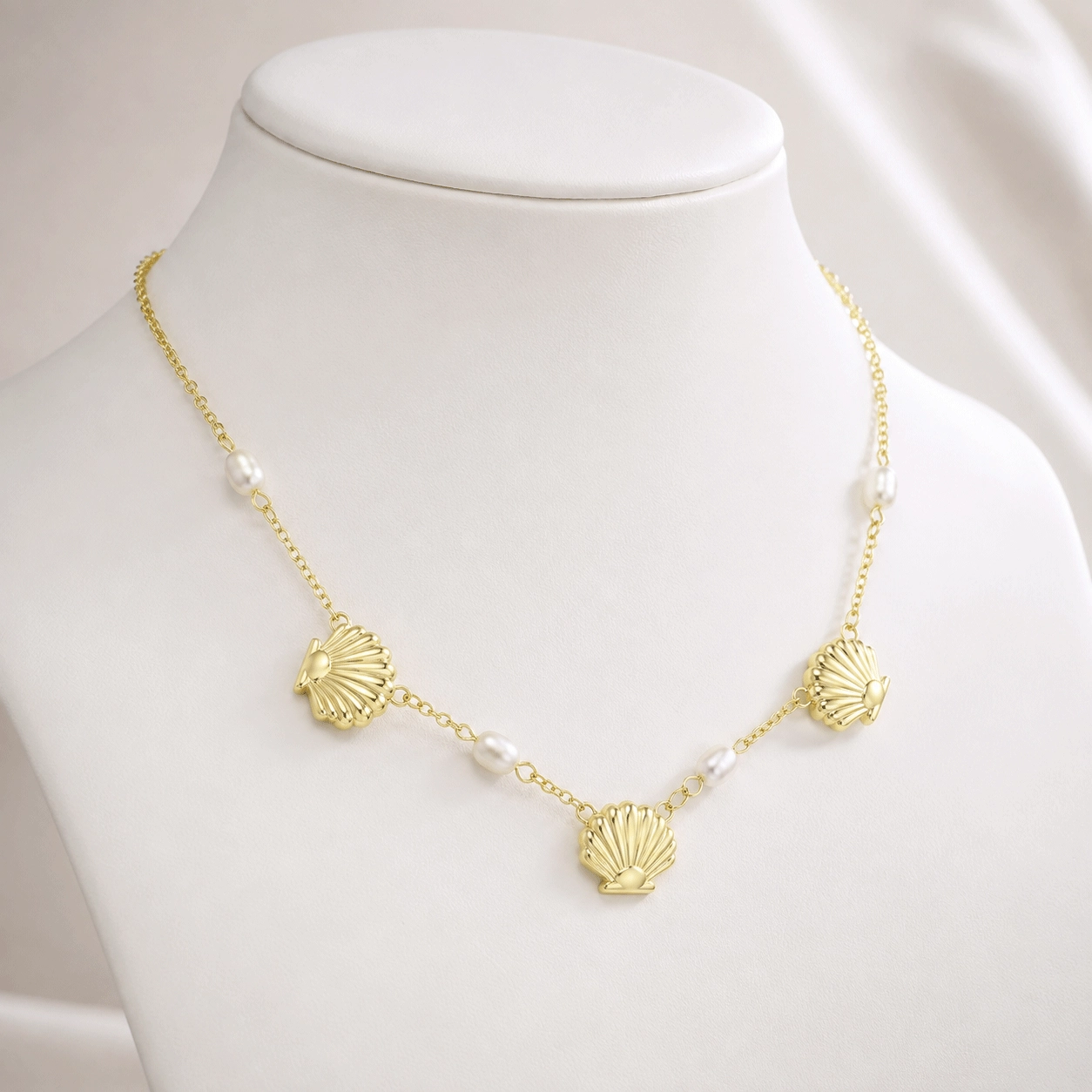 Collana di perle OEM con elementi a forma di conchiglia e perle d'acqua dolce distanziate - Zhefan Jewelry
