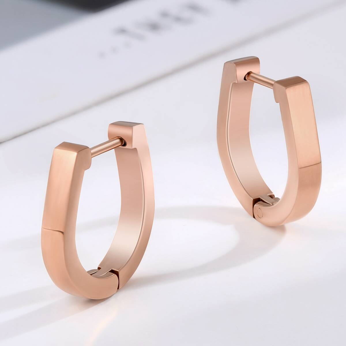 U Shape Geometric Hugggie Earrings - Rose Gold 2