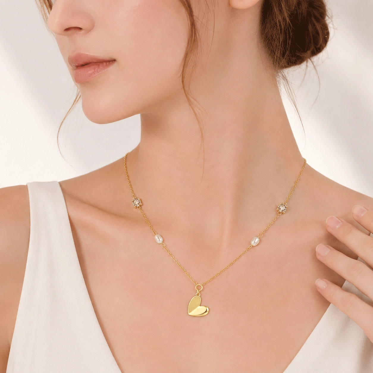 Dettaglio della collana con zirconi bianchi - Zhefan Jewelry Dettaglio della collana con zirconi bianchi - Zhefan Jewelry