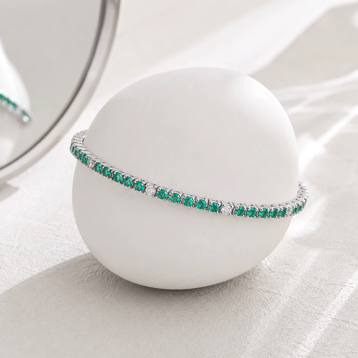 white-gold-tennis-bracelet