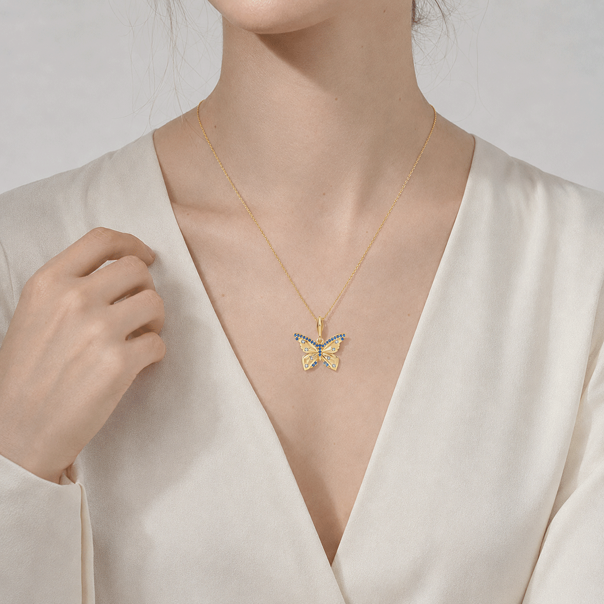 wholesale-gold-vermeil-butterfly-pendant-necklace-model
