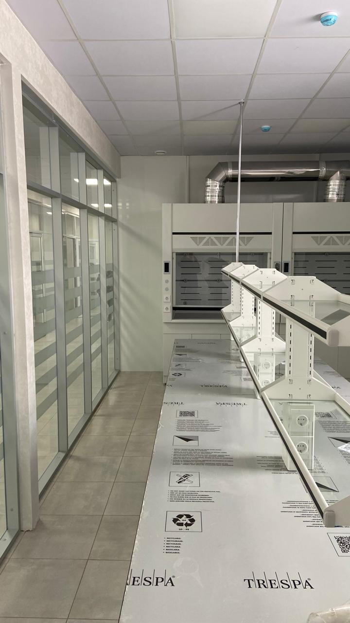 Biomedicine laboratory furniture