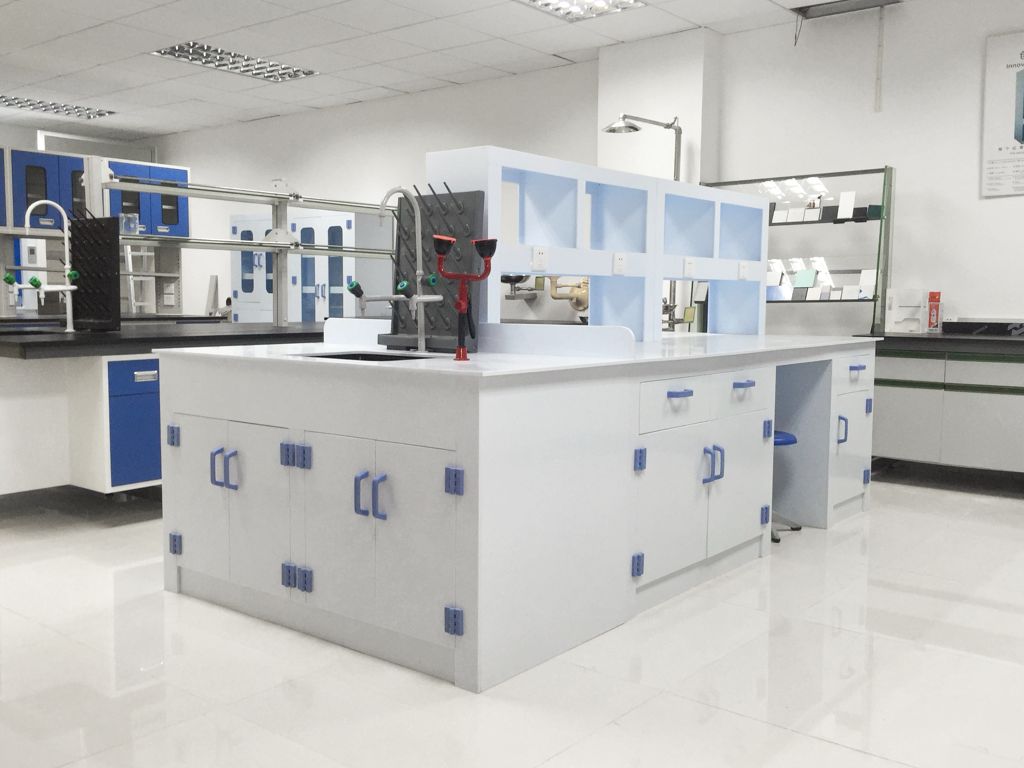 chemical resistant lab bench