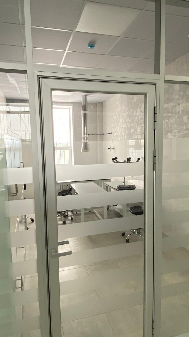 custom laboratory furniture