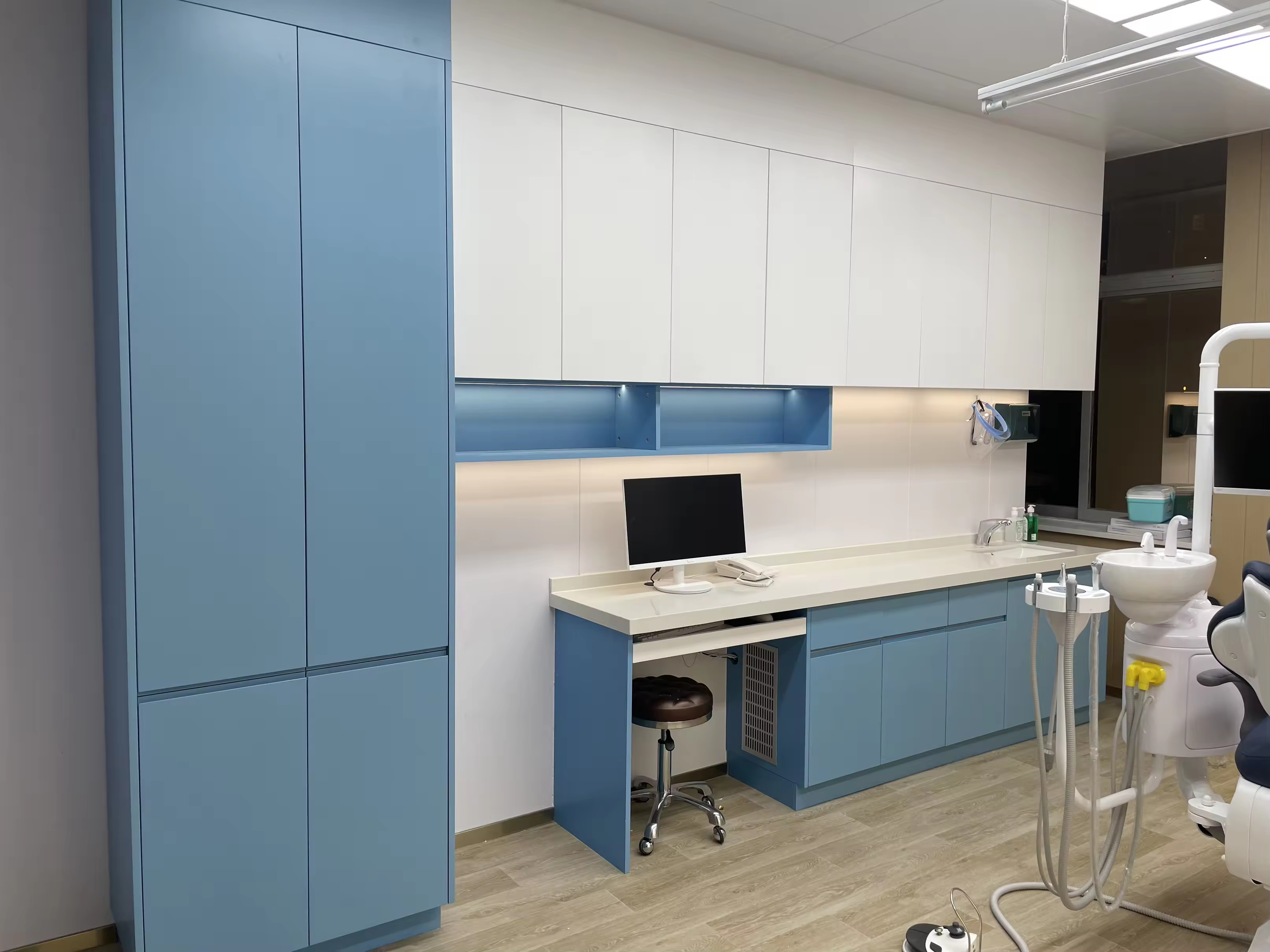 dental lab bench with sink