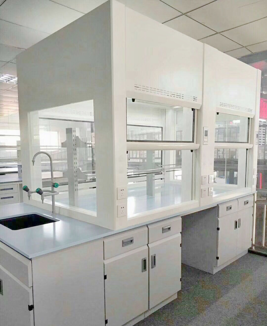 Double Sided Fume Hoods Double Sided Fume Hoods
