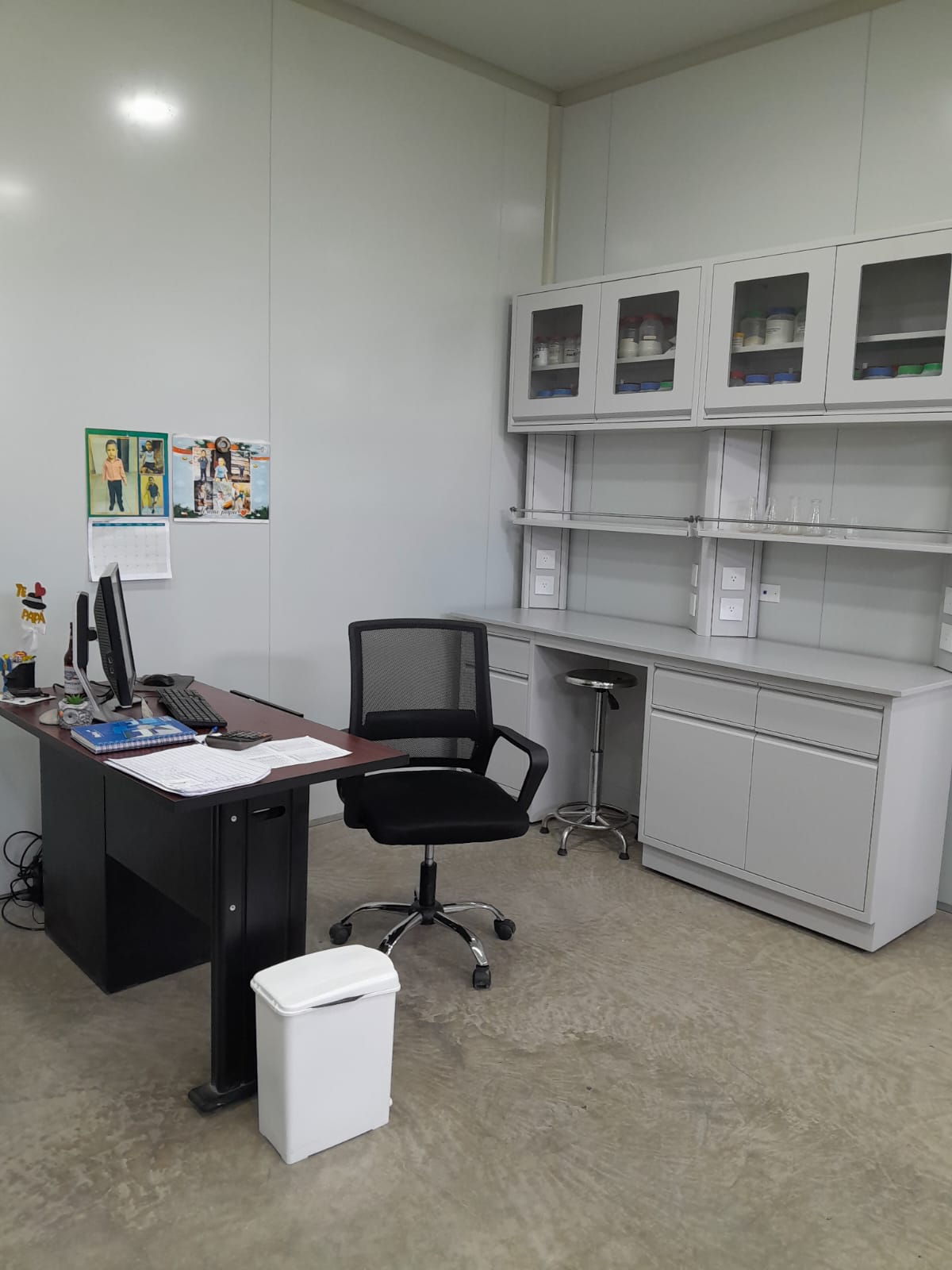 El Salvador laboratory