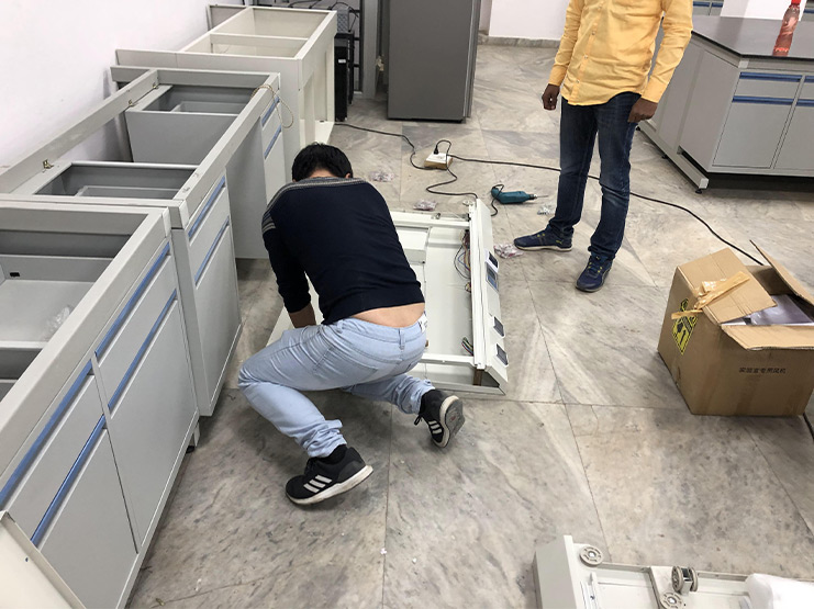 laboratory furniture for pharmaceutical lab