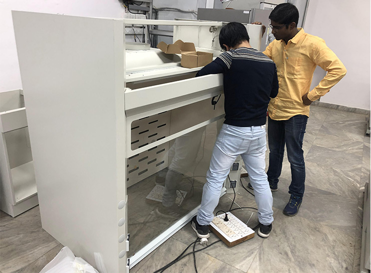 custom lab benches India