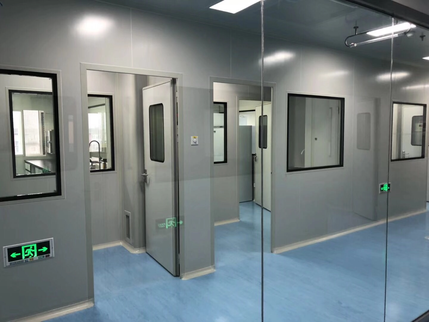 ISO 8 cleanroom