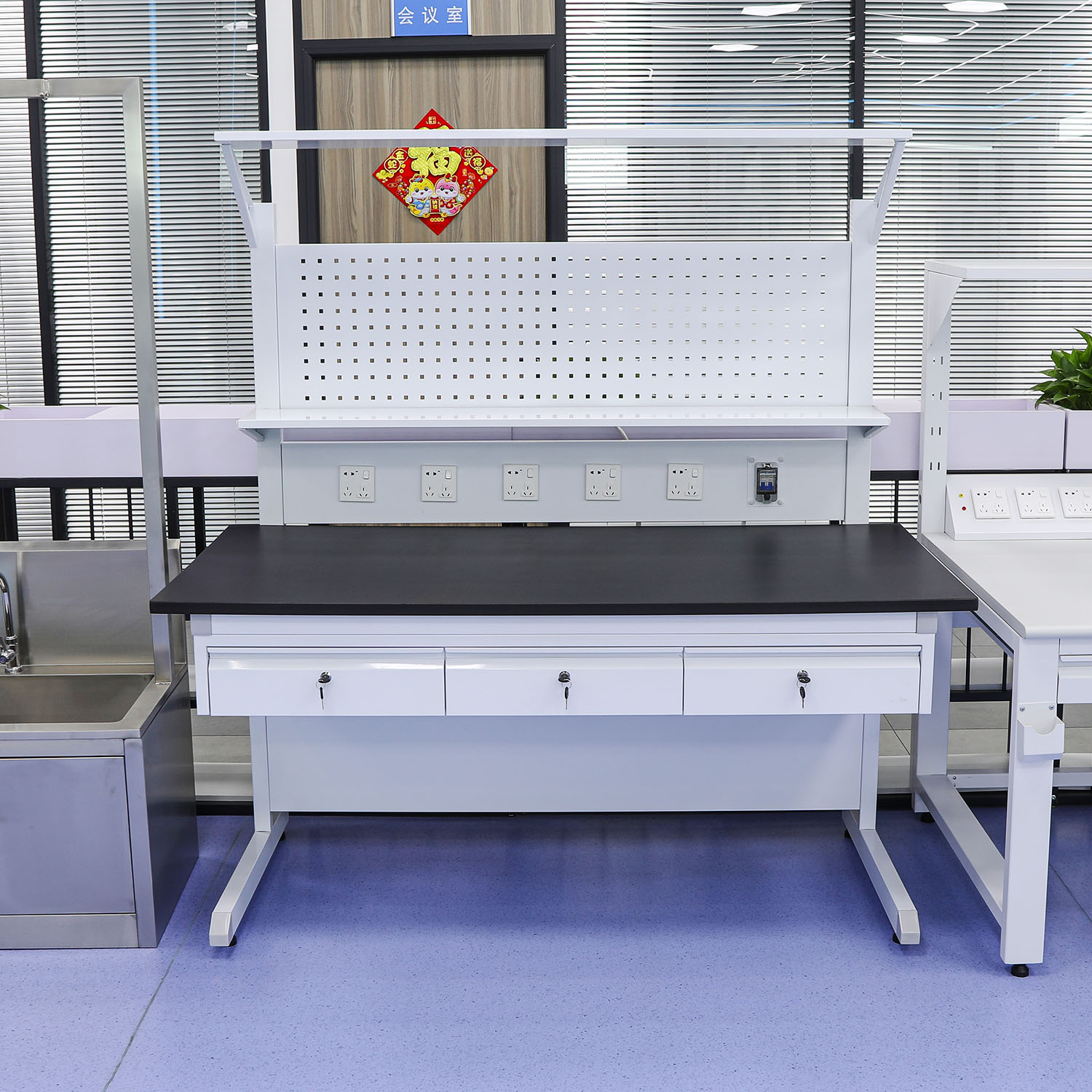 lab adjustable table