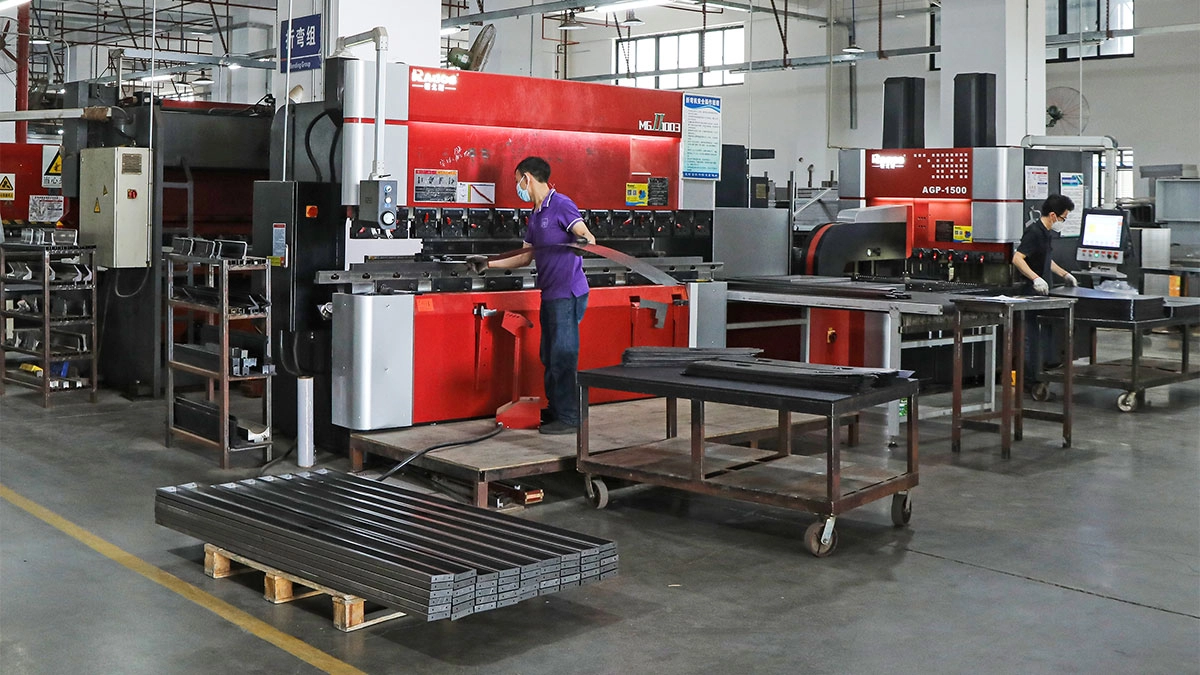 lab-furniture-factory