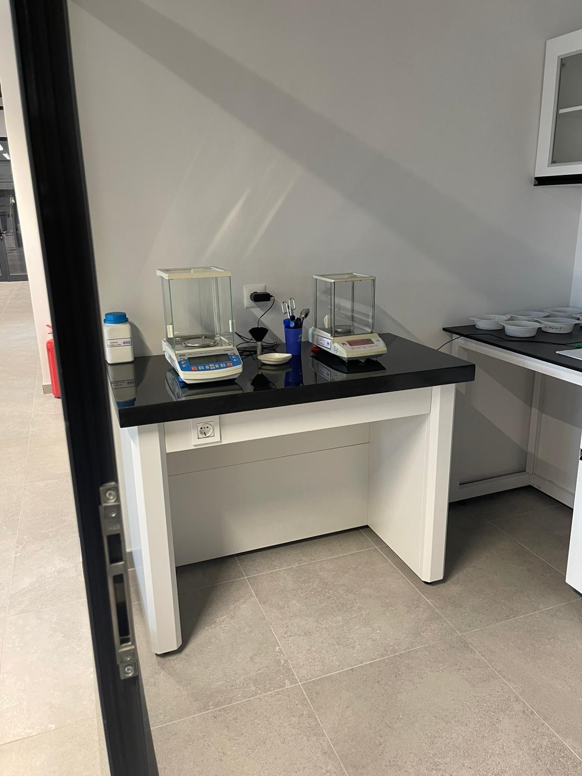 laboratory balance table