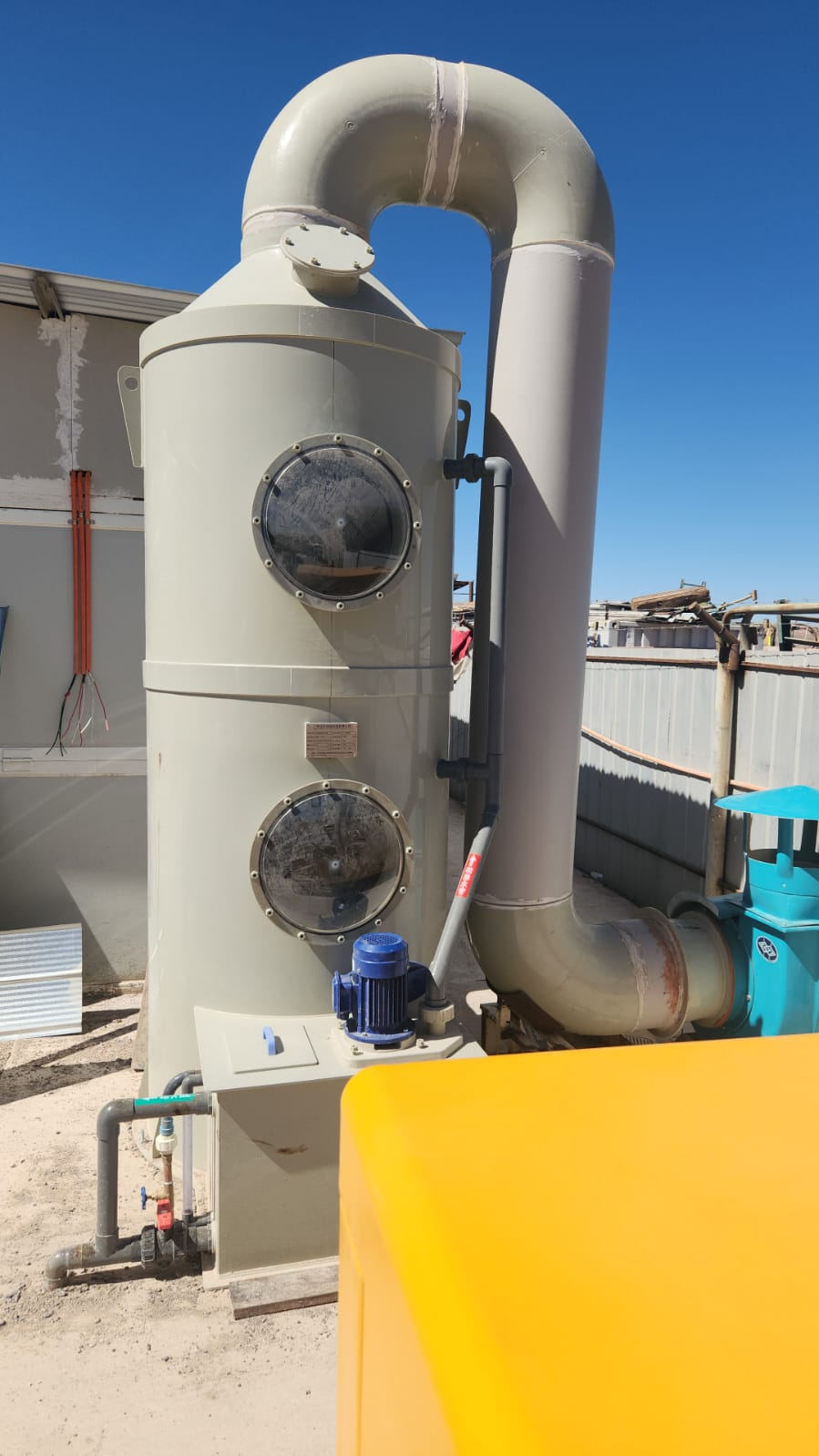 Outdoor spray scrubber tower Outdoor spray scrubber tower