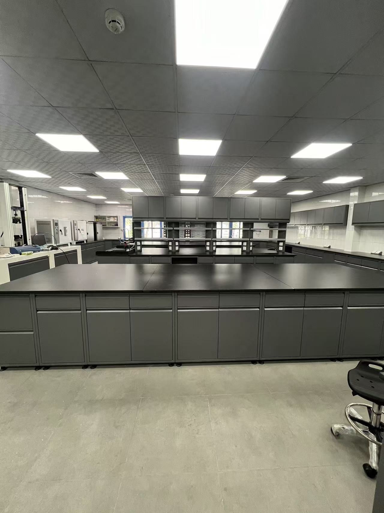 pharmaceutical laboratory furniture
