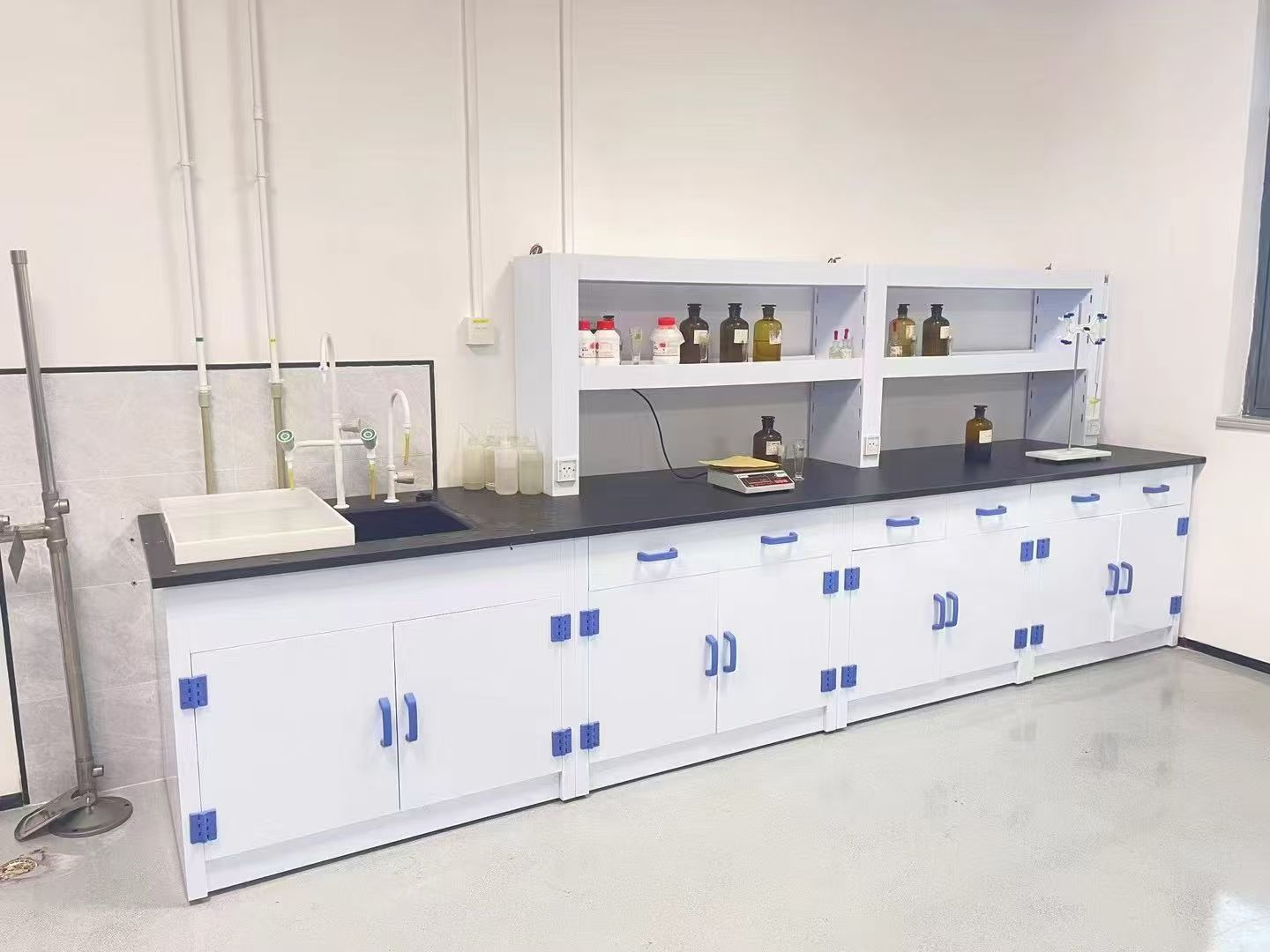 PP lab bench