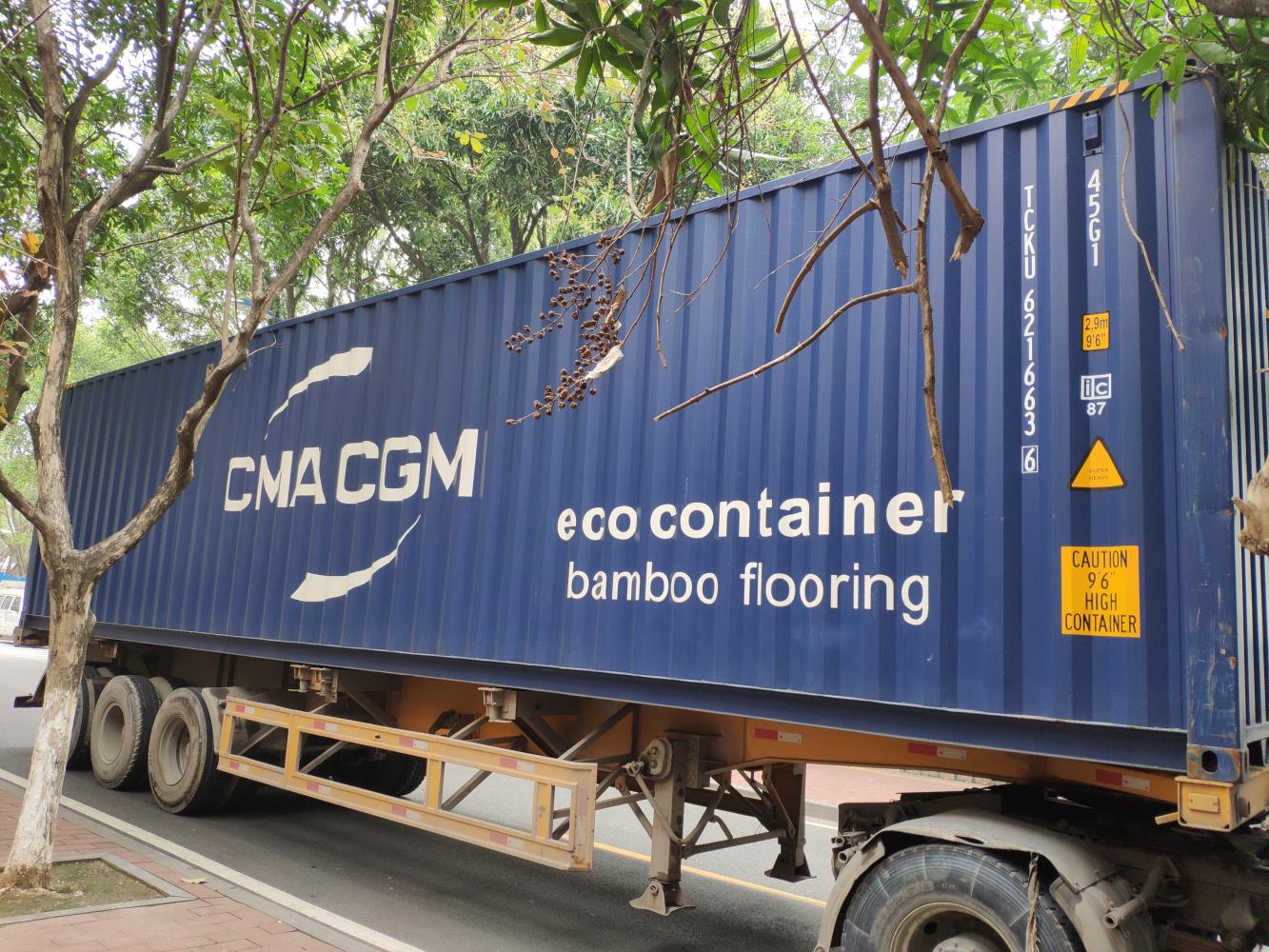 Prefabricated container buildings for labs