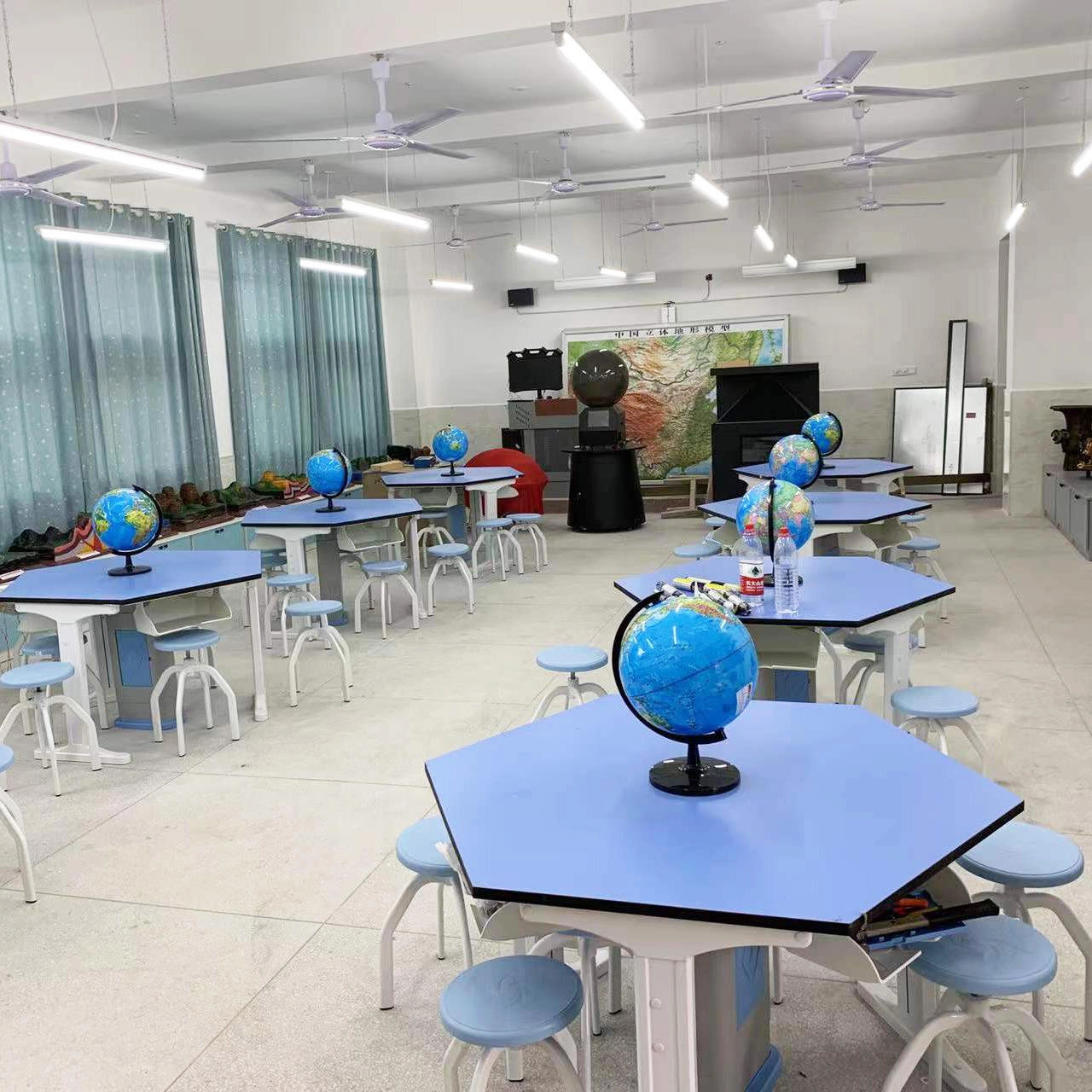 science school lab table