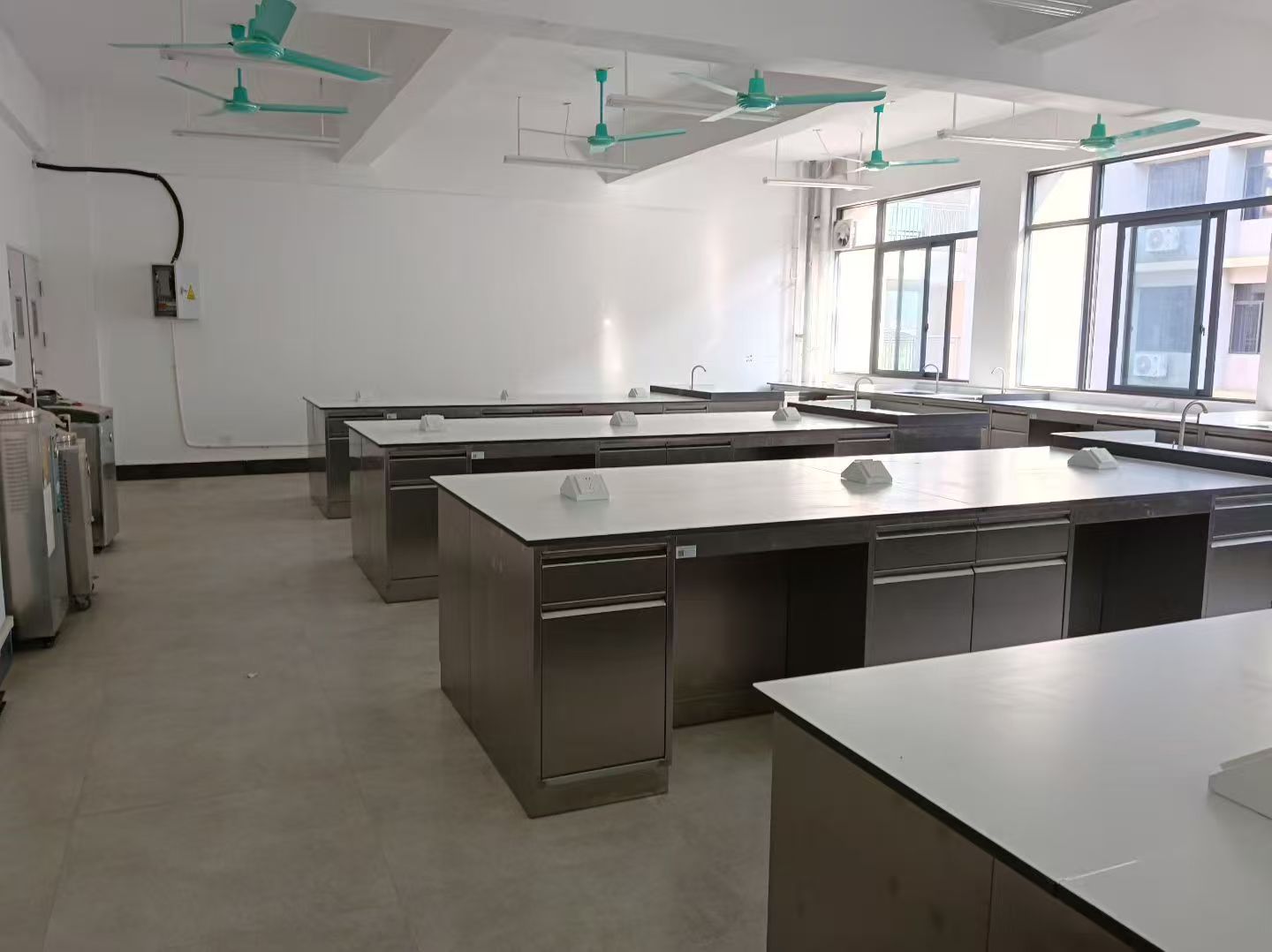 stainless steel laboratory bench