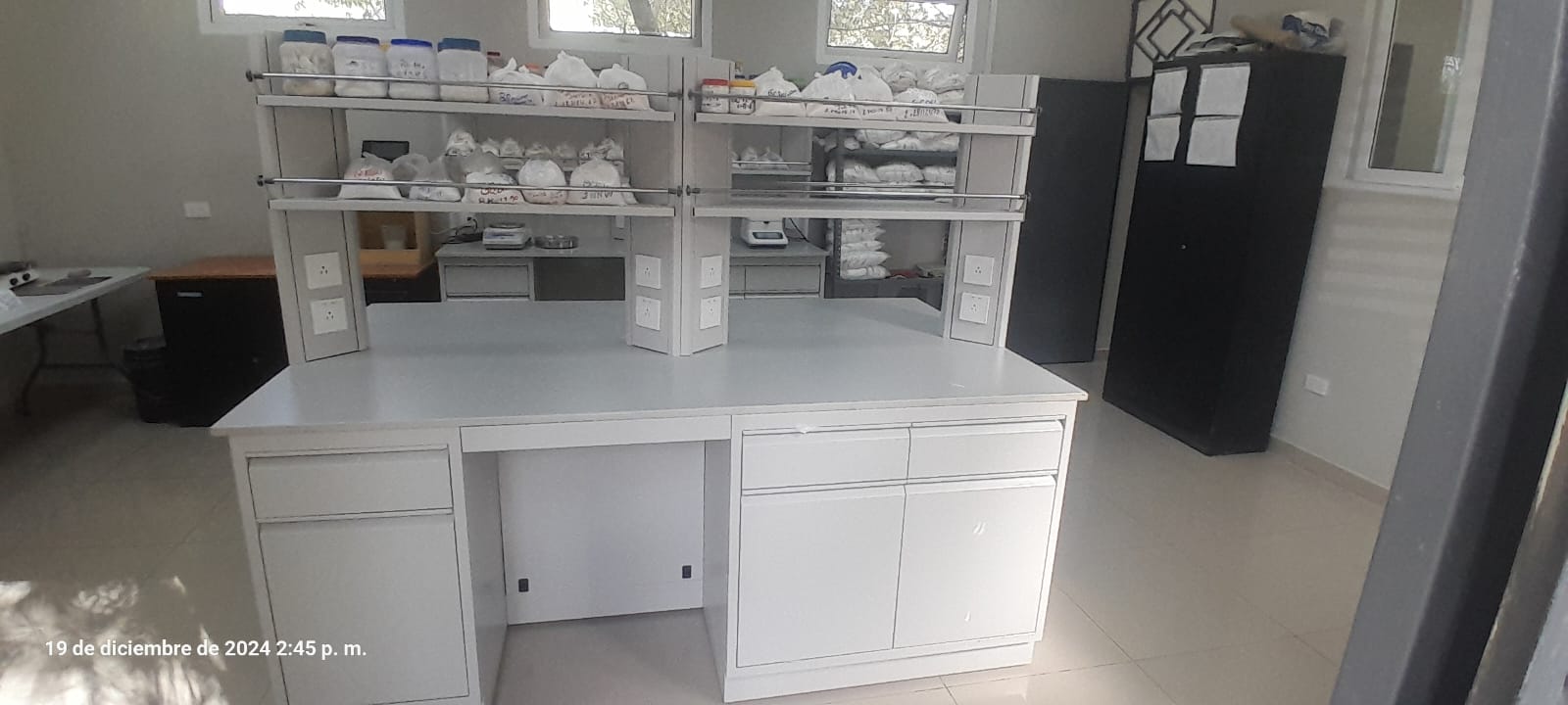 white lab workbench