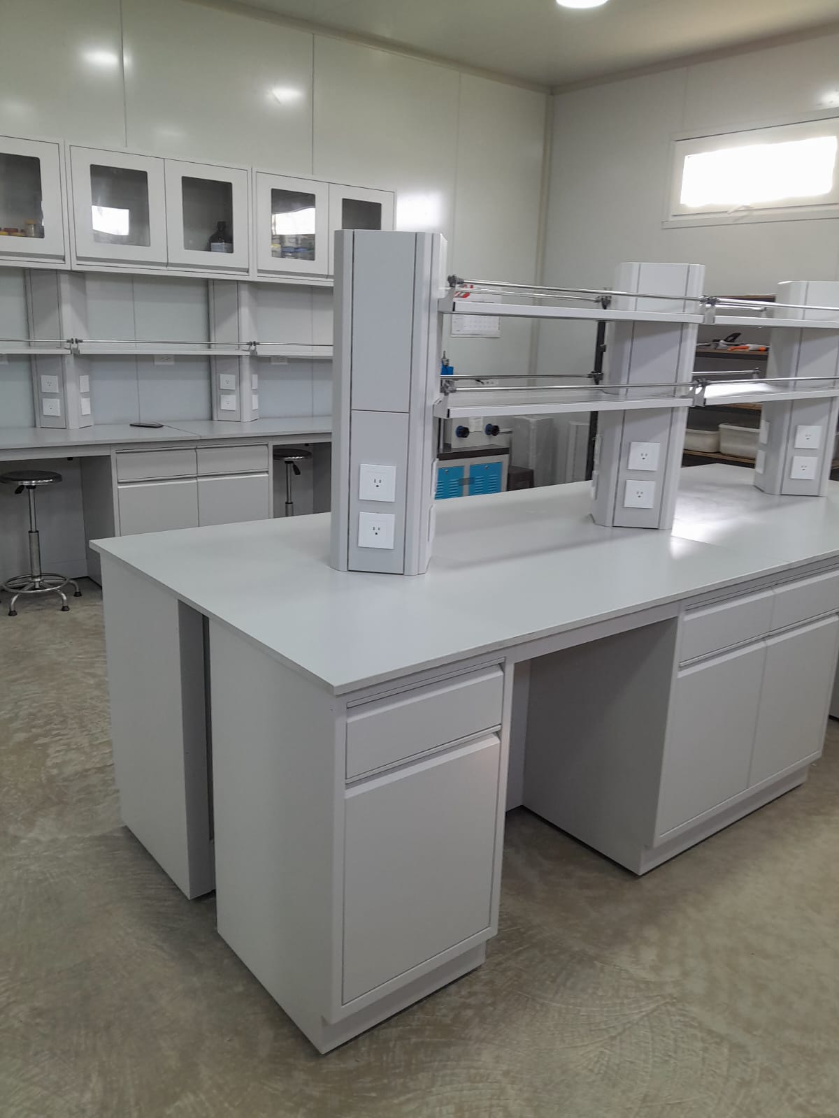 white laboratory workstation