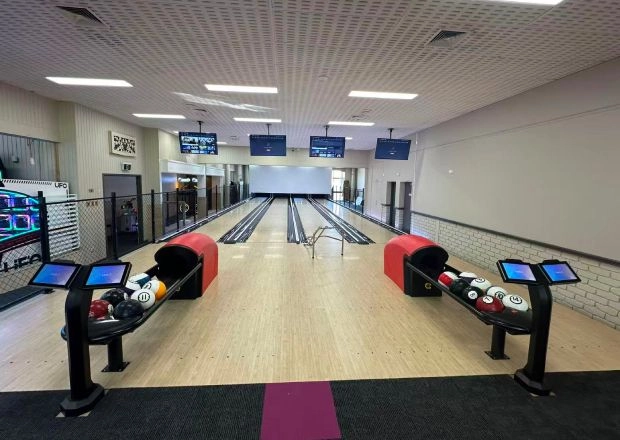Hotel Resort bowling alley