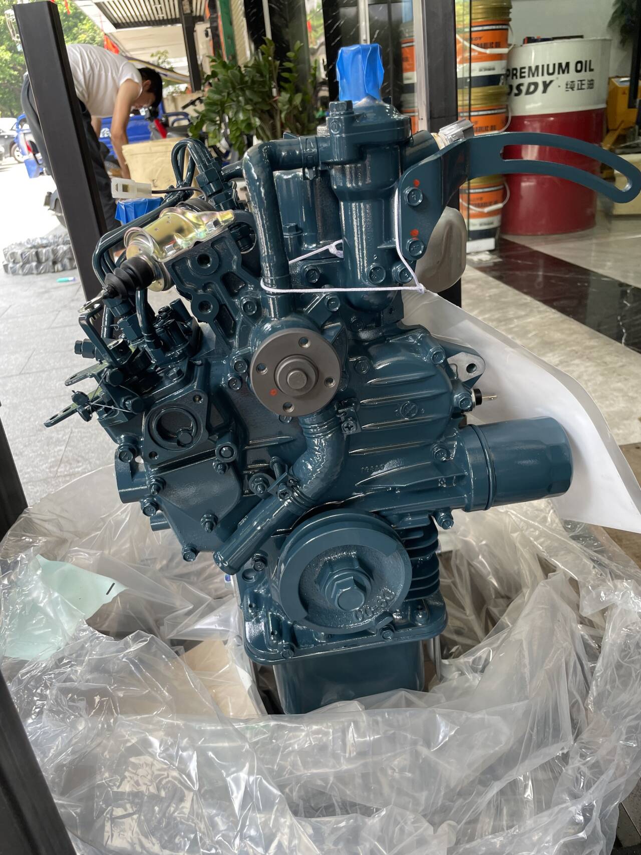 Kubota 902 engine assembly (2)