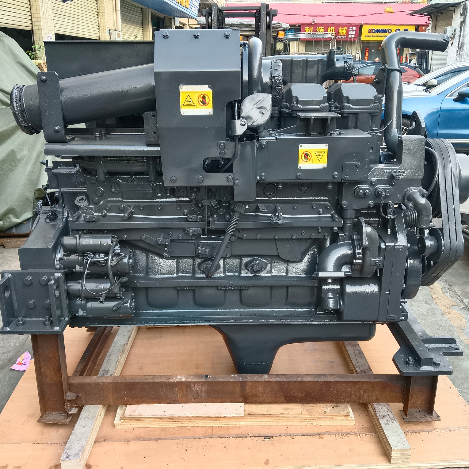 PC1250-7 6D170E-3engine (2)