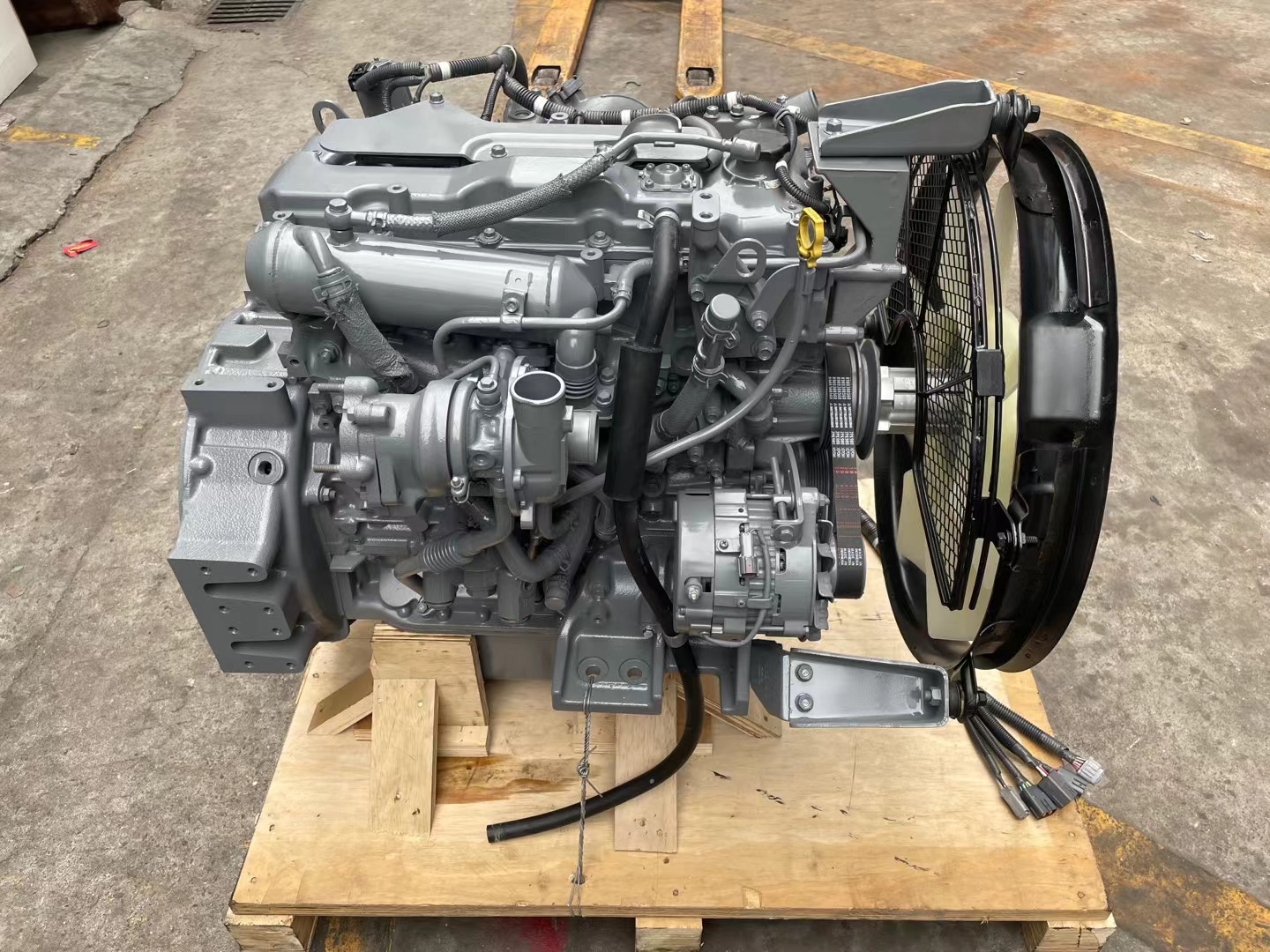 4JJ1 engine assembly (1)
