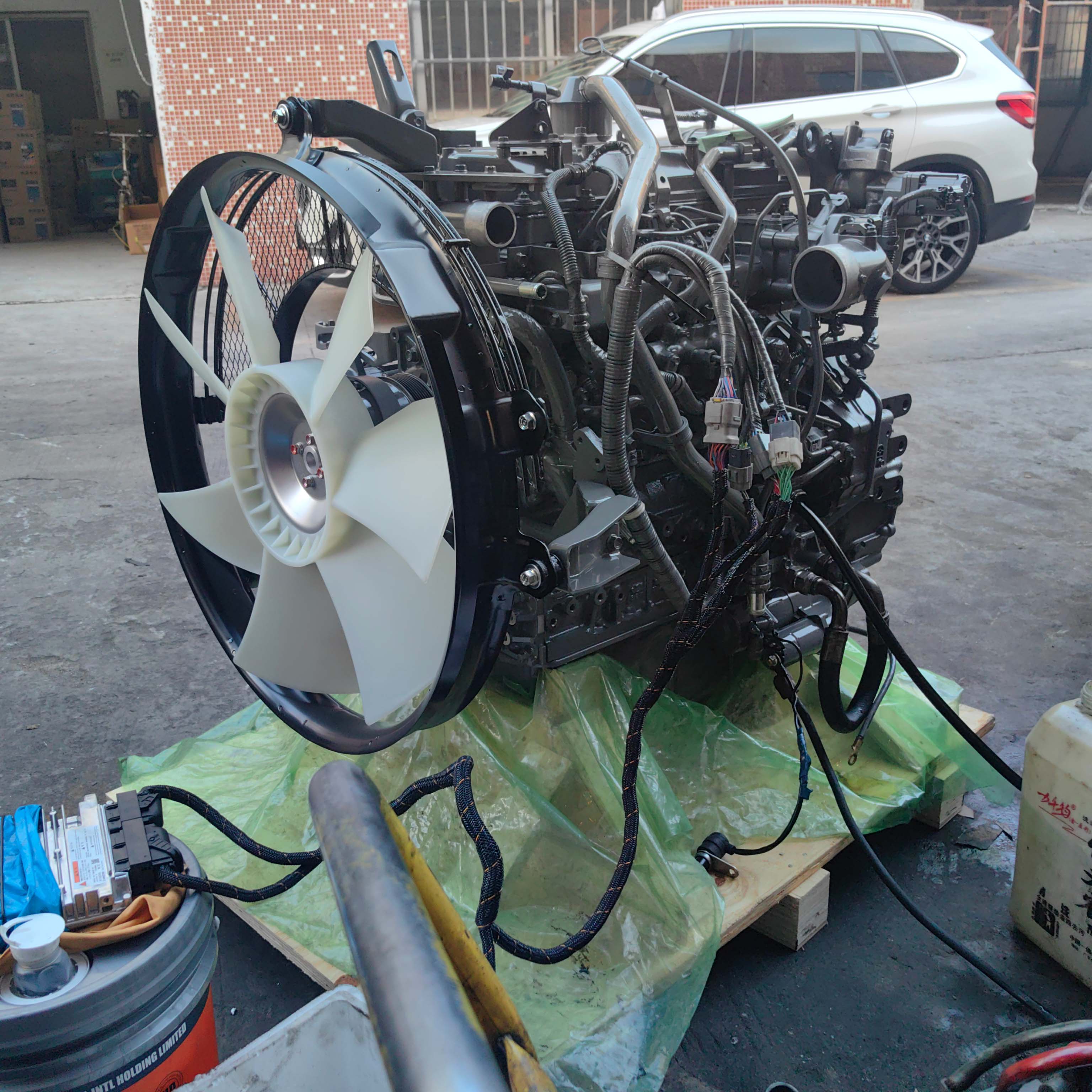4HK1 engine assembly (7)