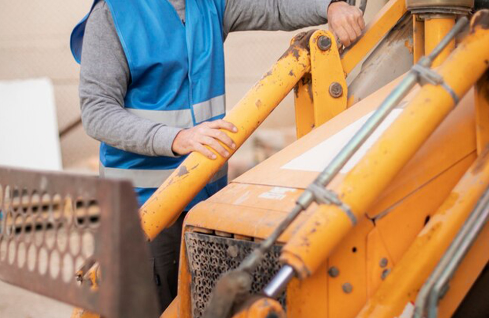 man-using-excavator-digging-day-light_23-2149194788 man-using-excavator-digging-day-light_23-2149194788