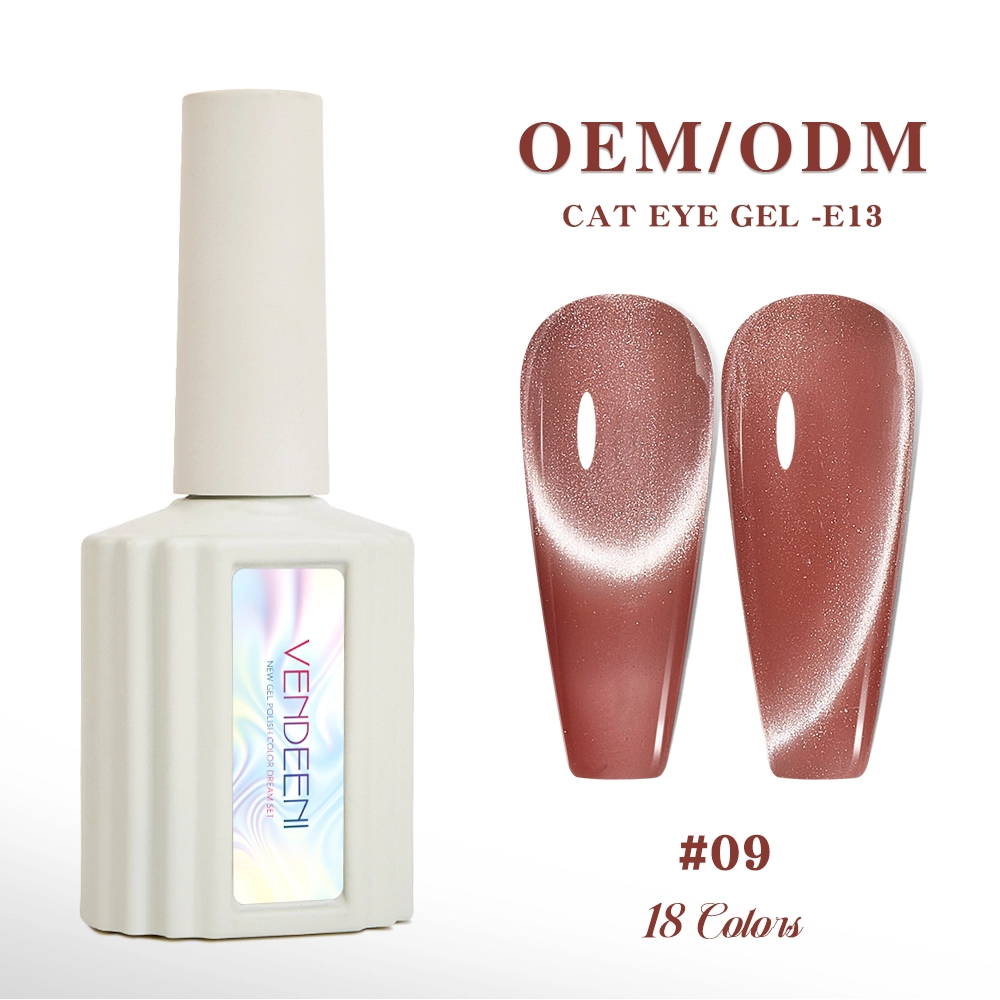 Peach-red-colored-cat's-eye-gel-polish Peach red-colored cat's eye gel polish