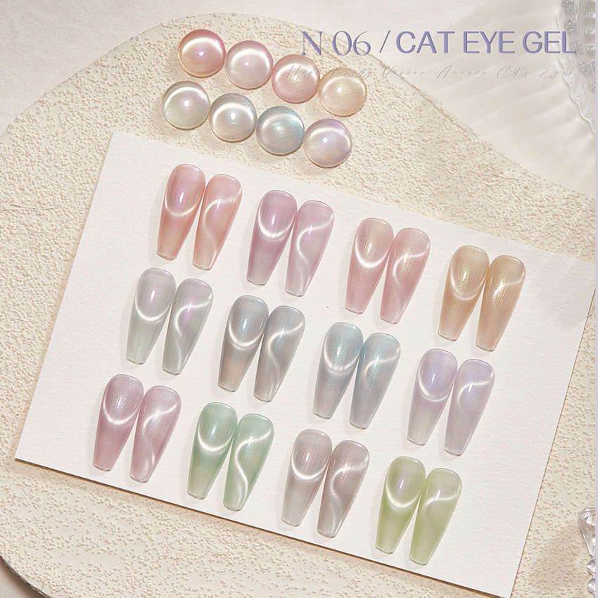 DREAMY CAT EYE GEL NAIL POLISH