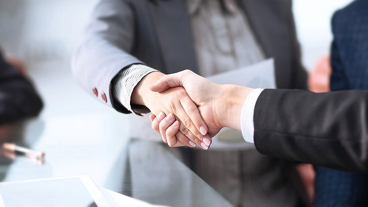 Signing-the-contract - RYW