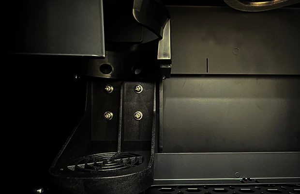 Robotic arm coffee vending machine