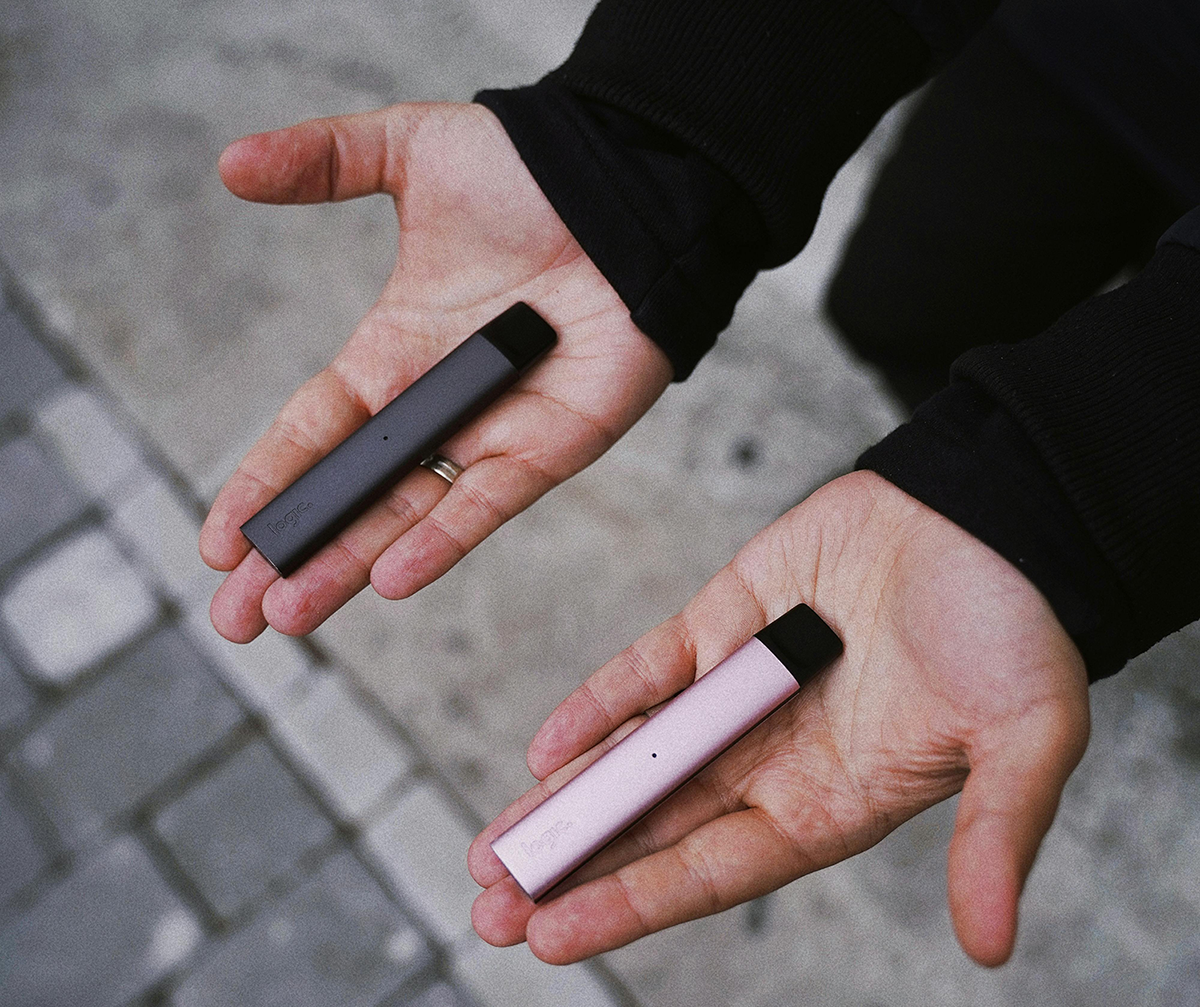 Cigarette vending machine-13 Cigarette vending machine-13