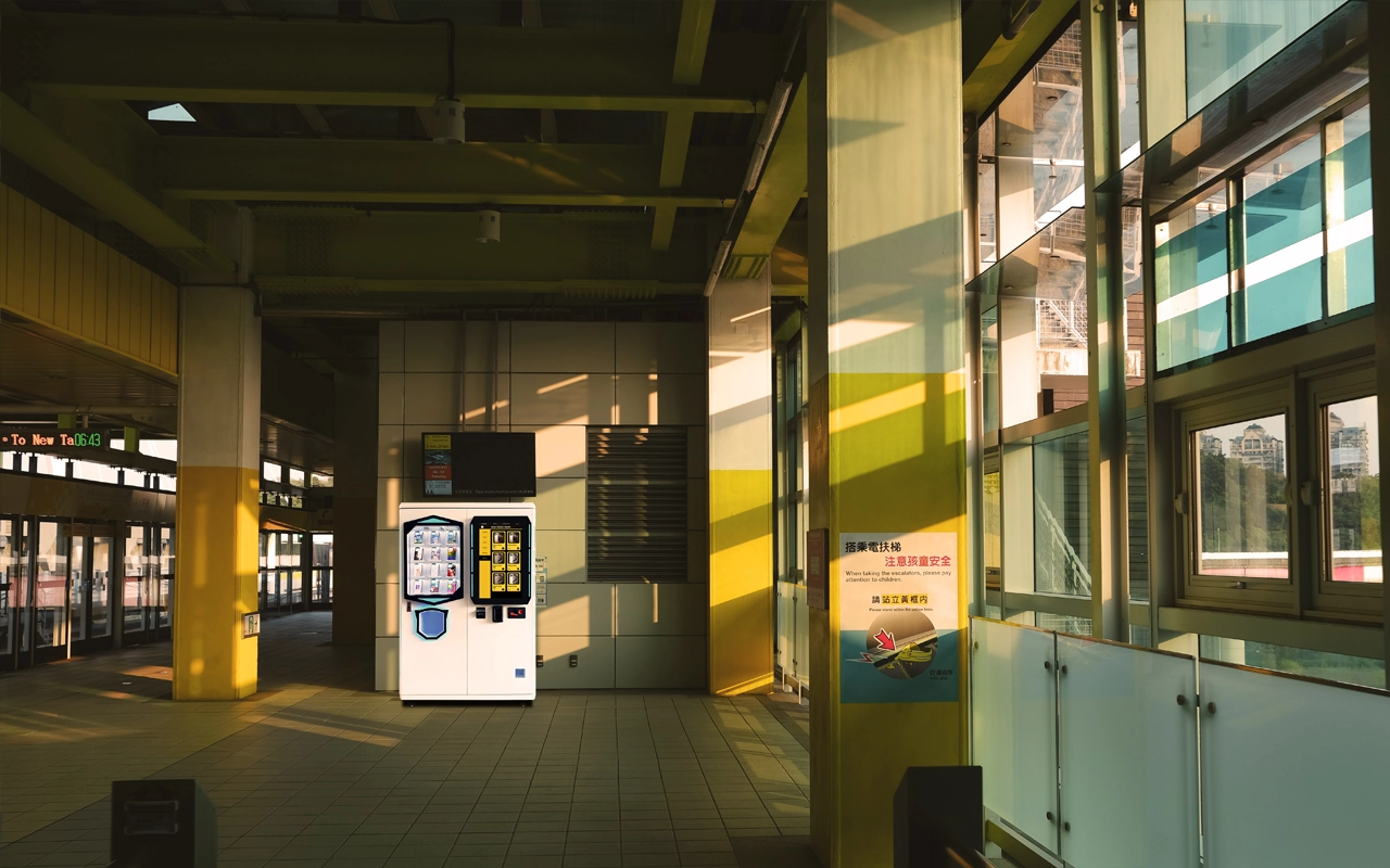 phone-case-vending-machine-11 phone case vending machine-11