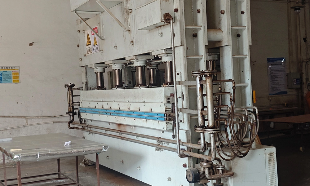 Wooden-veneer-hot-press-machine Wooden veneer hot press machine