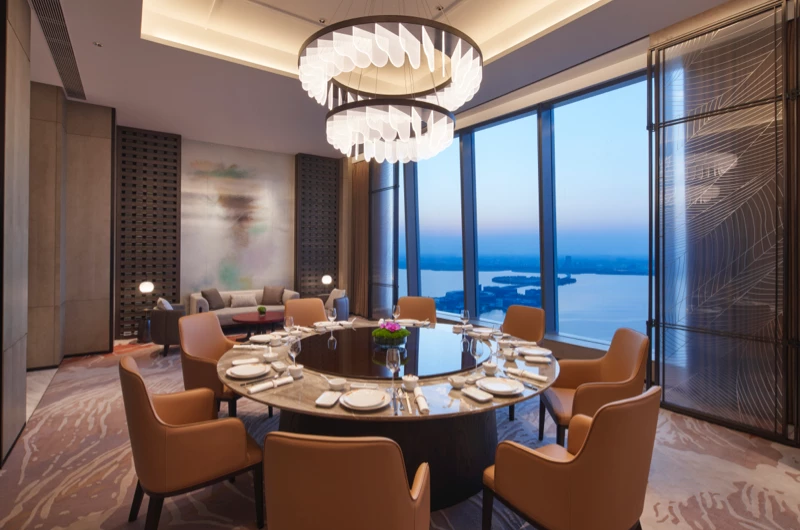 hotel restaurant tables and chairs