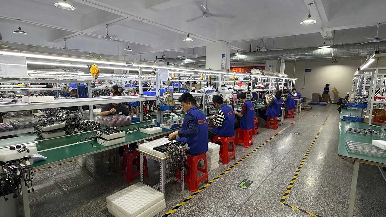 8000-square-meter-factory - CARNEON