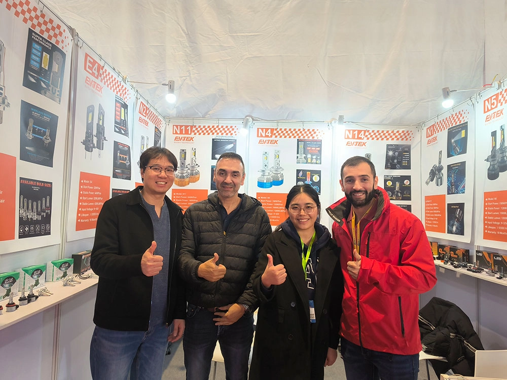 E-commerce-and-procurement-of-car-accessories - CARNEON