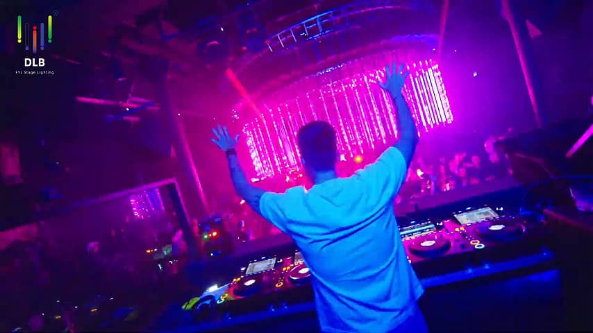 YOLO Bar (1) YOLO Bar (1)