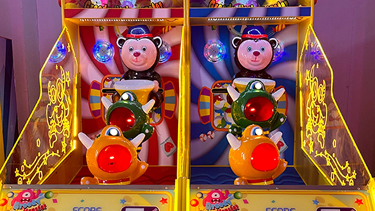 arcade ball throwing game - DINIBAO