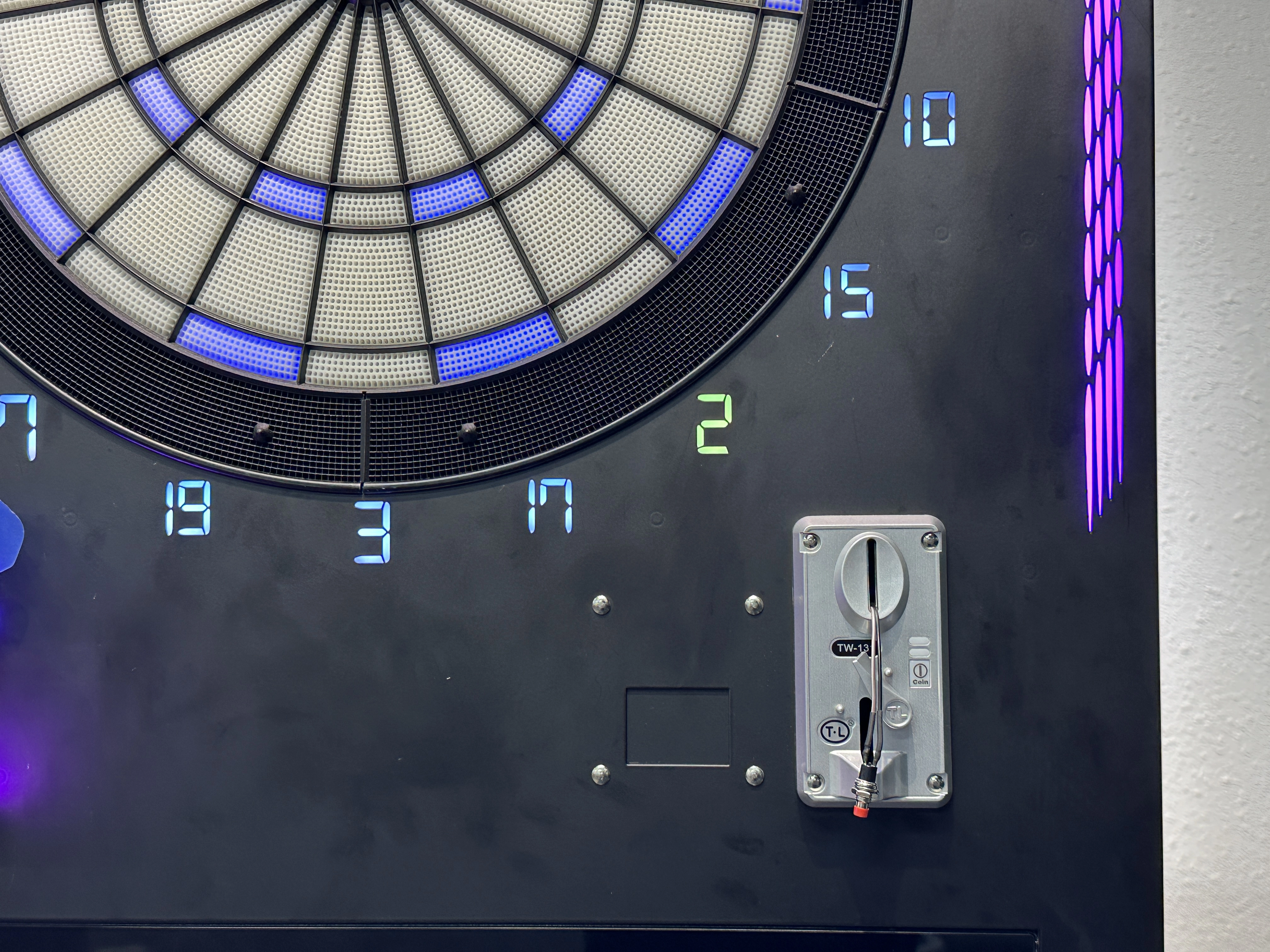 Coin-Acceptor-Fun-Darts-Max Coin Acceptor-Fun Darts Max