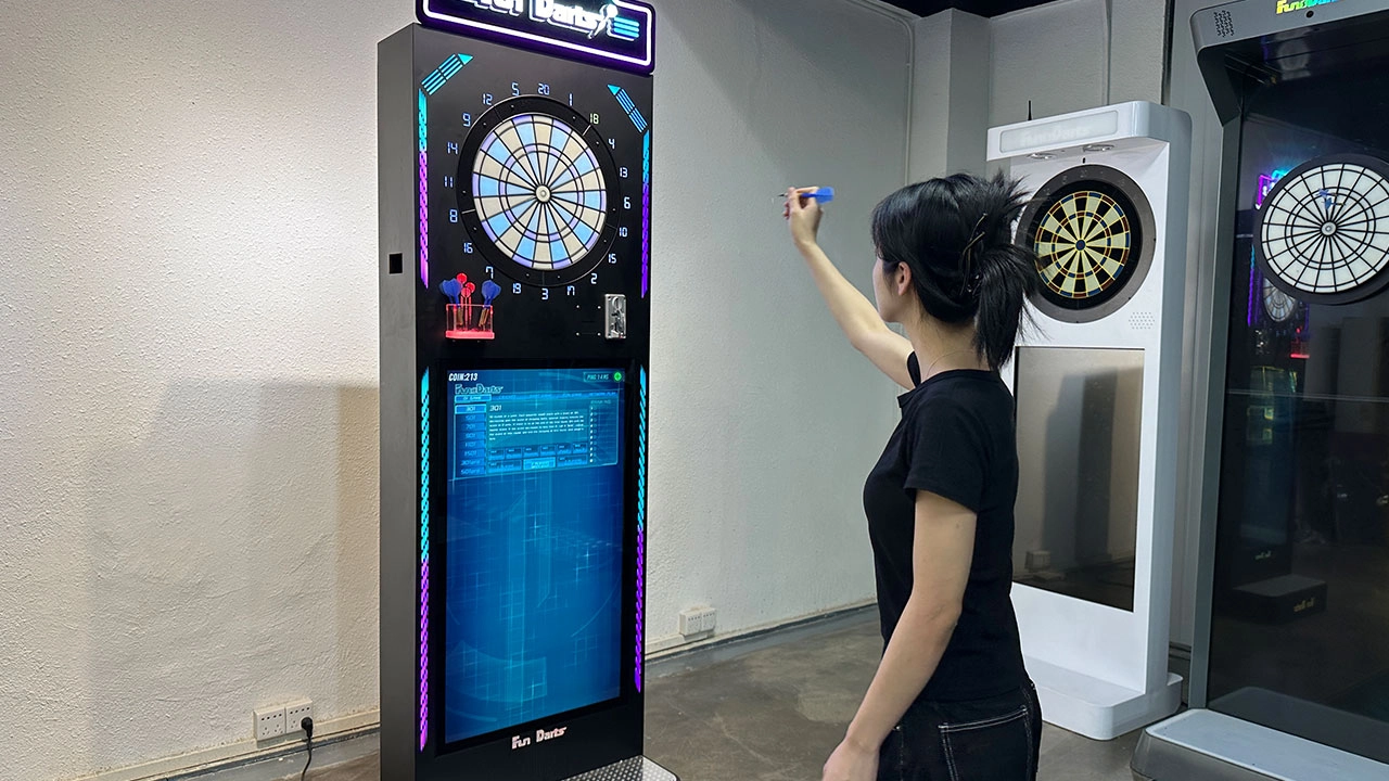 Dart-Machine-5-max-Real-Person-Play-(2) Dart-Machine-5-max-Real-Person-Play-(2)