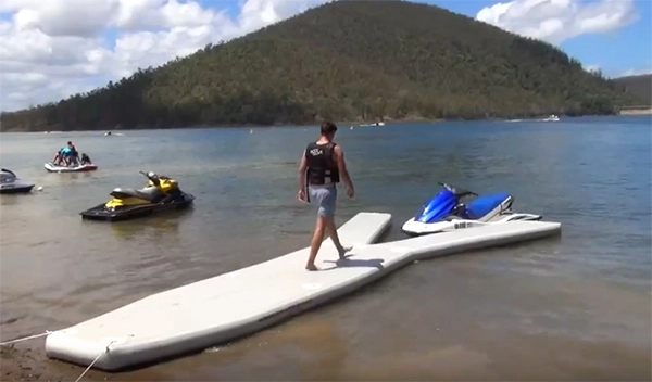 Pontão inflável para jet ski