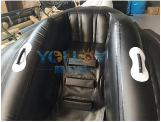 Permainan-Air-Kapal-Tiup-Pertandingan--2 Permainan Air Perahu Karet Joust -2